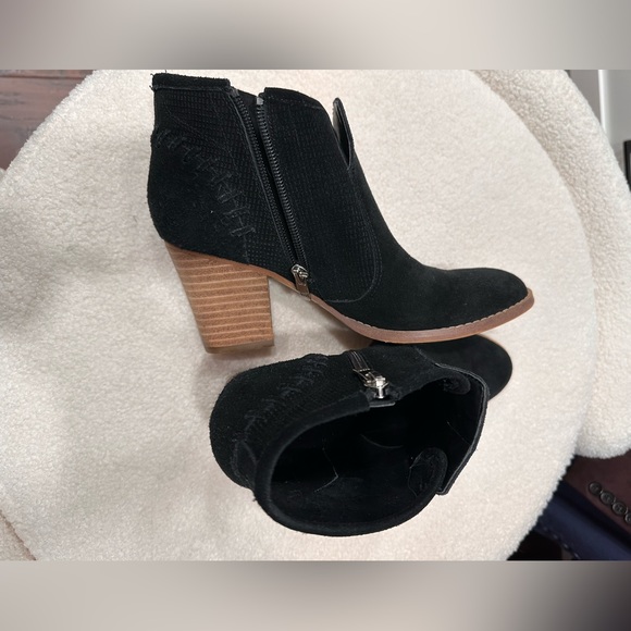 Marc Fisher Cadis Ankle Genuine Suede Bootie Black - Picture 4 of 6